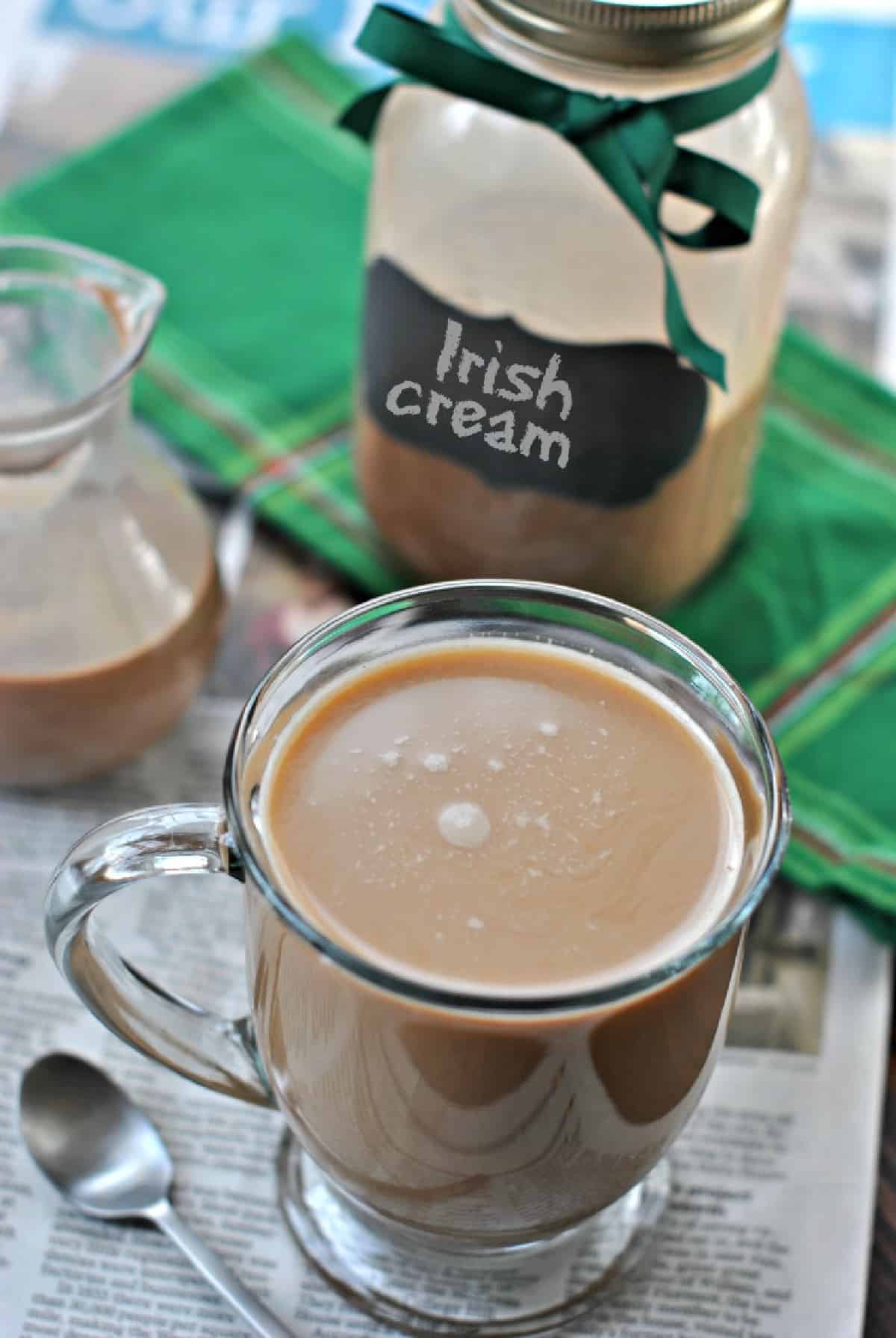 https://www.shugarysweets.com/wp-content/uploads/2014/03/Irish-cream-coffee-creamer-served.jpg