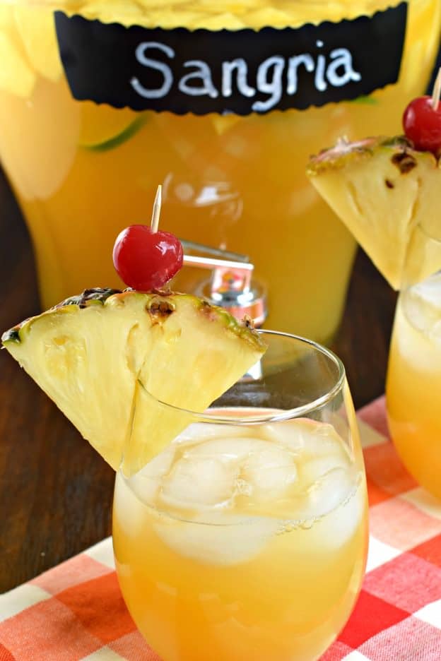 Recette de Sangria à l&amp;#39;ananas Facile - Bonbons Shugary | Cadena Blog