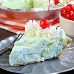 Easy, Delicious No Bake Pistachio Pie Recipe