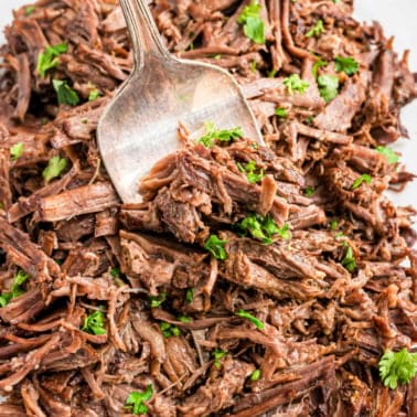 Shredded beef with parsley.