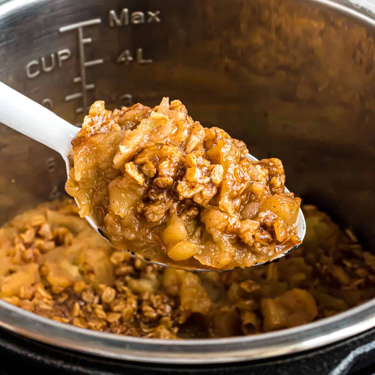 Instant Pot Apple Crisp Recipe that is Ready in Minutes
