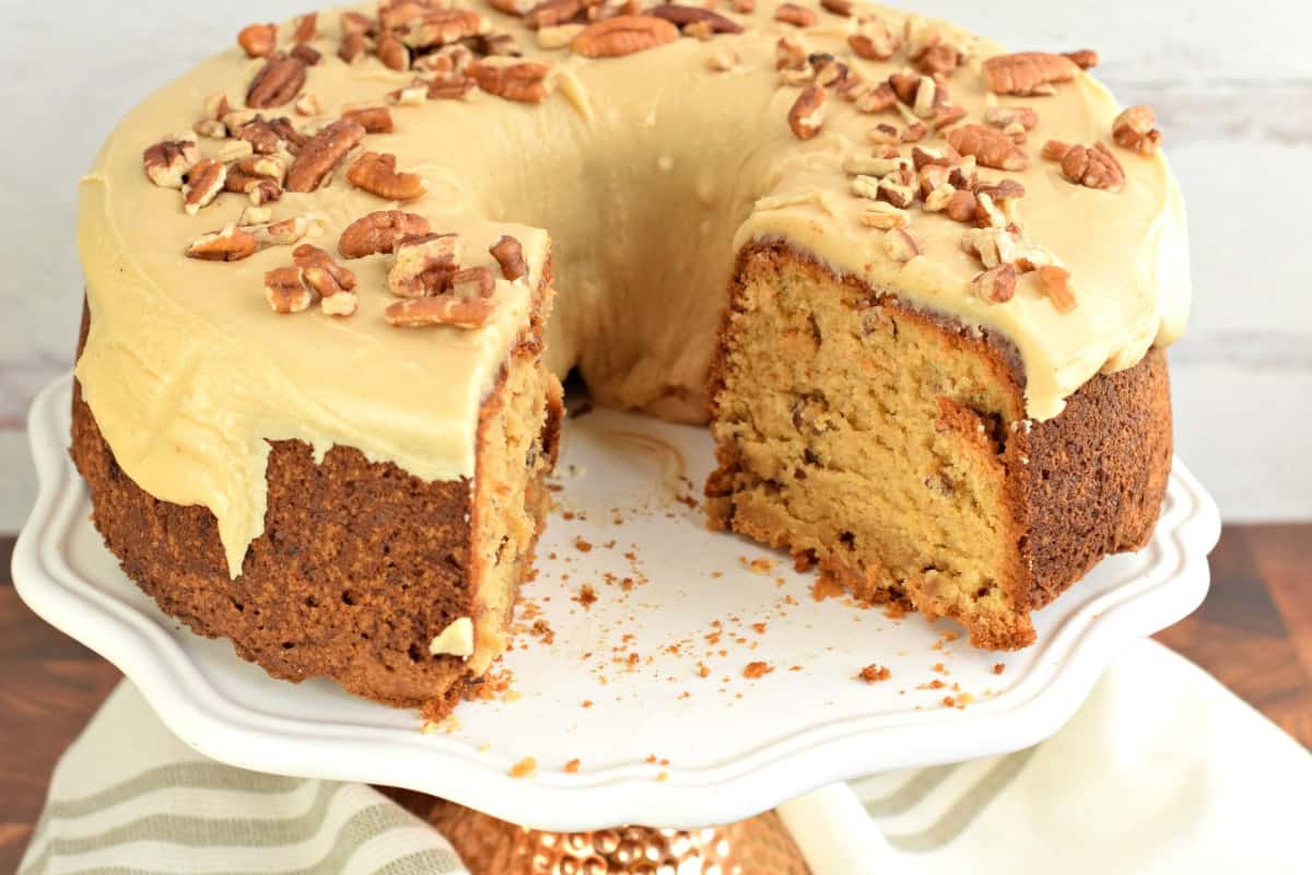 https://www.shugarysweets.com/wp-content/uploads/2020/03/brown-sugar-pound-cake-1.jpg