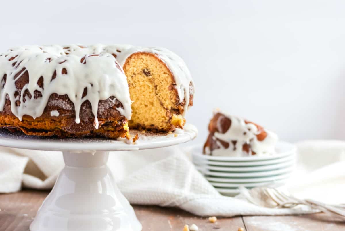 Harps Foods - Recipe: Cinnamon Streusel Bundt Cake