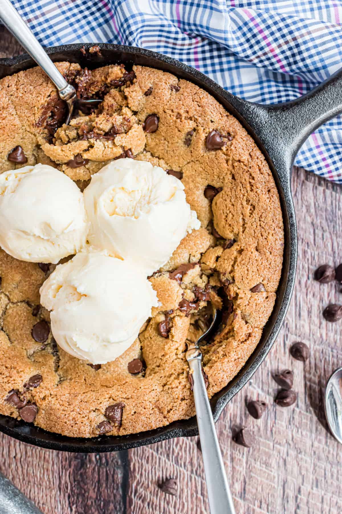 Homemade Vanilla Ice Cream Recipe - Shugary Sweets