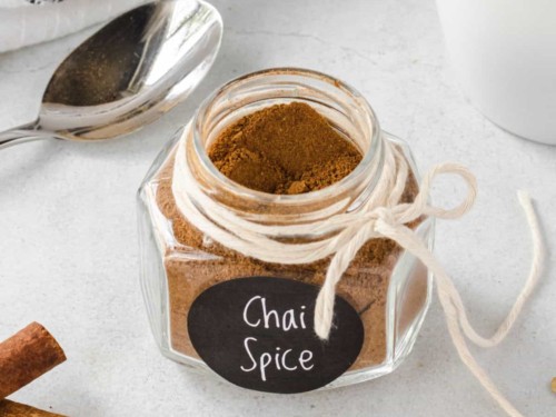 https://www.shugarysweets.com/wp-content/uploads/2021/09/chai-spice-mix-recipe-500x375.jpg