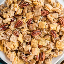 cropped-sweet-holiday-chex-mix-set-1-story8.jpg