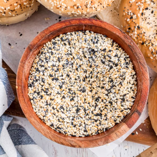 This Everything Bagel Seasoning recipe is nutty, crunchy, garlicky, and simply delicious. It's the simplest of things to throw together - six ingredients and five minutes - and the flavor is irresistible.